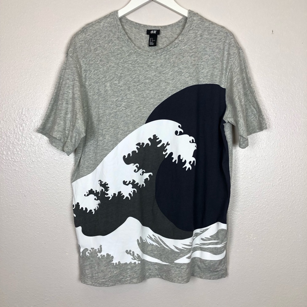 H&M | Wave Graphic Print Shirt | S